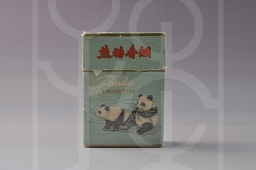 宋庆龄使用的熊猫牌香烟壳