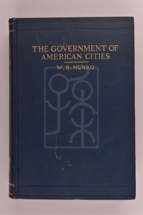 1912年《美国城市政府》（The Government of American Cities)