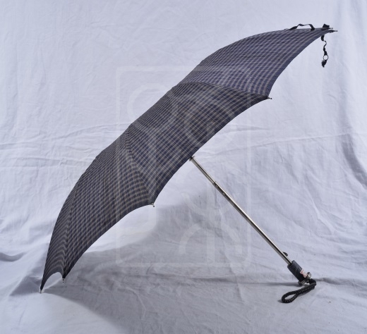 藏青色格纹双折雨伞